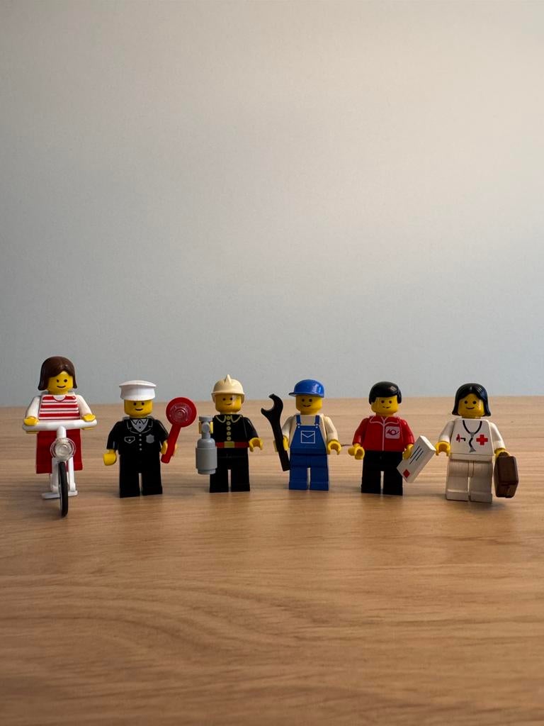 LEGO set 6301-1 Town Mini-Figures, Kinderen en Baby's, Speelgoed | Duplo en Lego, Compleet, Gebruikt, Lego, Ophalen of Verzenden