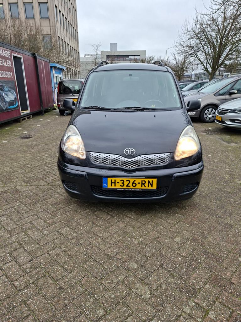 Toyota Yaris Verso 2004 Zwart, Stof, 40 €/maand, Beige, 400 kg