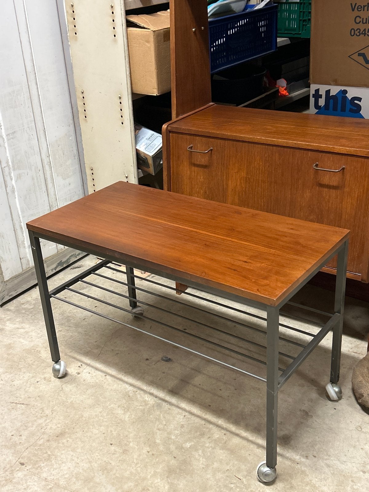 Pastoe Roltafel - Retro Praktisch Bijzettafeltje, 45 tot 60 cm, Utrecht, Gebruikt, Pastoe