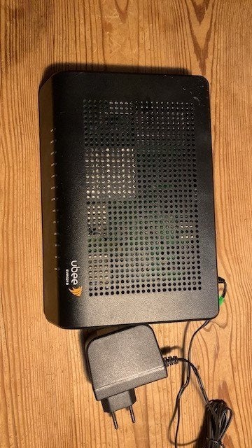 Ubee Modem / Router., Computers en Software, Routers en Modems, Ophalen, Gebruikt, Router met modem, Ubee