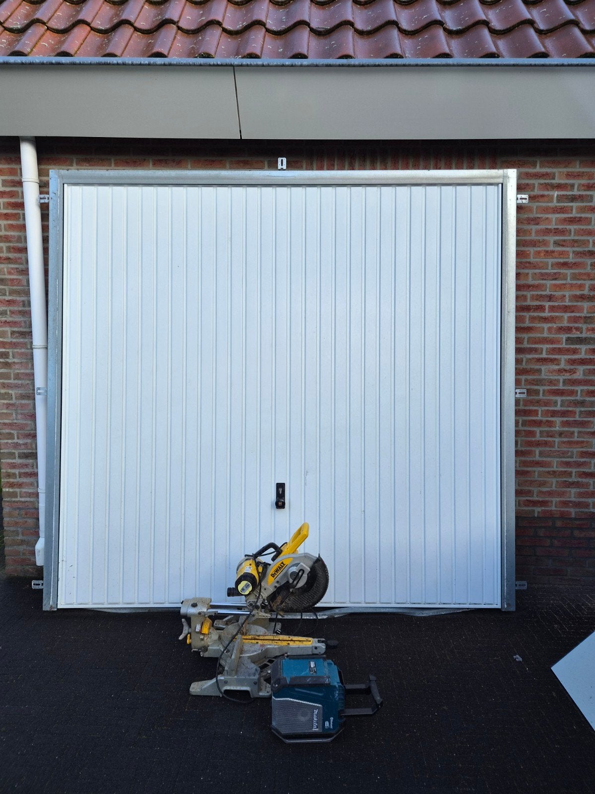 Nette garage kanteldeur - 2.44m breed x 2.34m hoog, Ophalen, Gebruikt, Garagedeur, 120 cm of meer