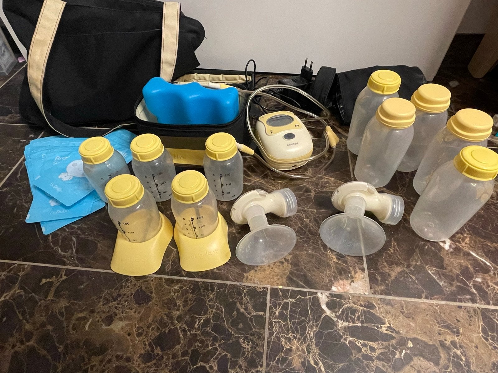 Medela Freestyle dubbele Borstkolfset Compleet met Tas, Ophalen, Gebruikt, Medela, Draadloos