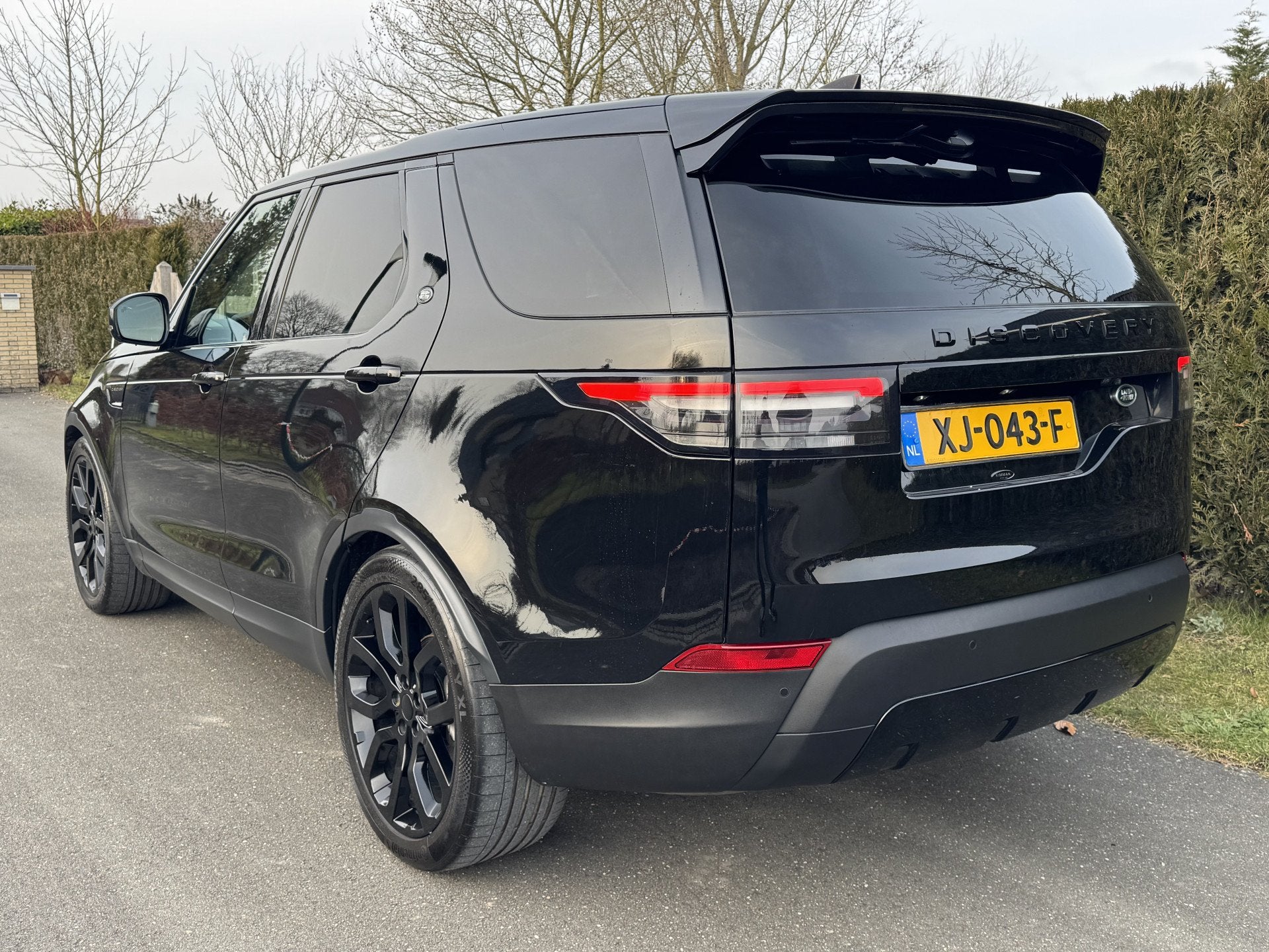 Land Rover Discovery 2.0 Si4 S 7-PERS 301PK PANORAMADAK LEER, Auto's, Automaat, Gebruikt, 4 cilinders, 7 stoelen