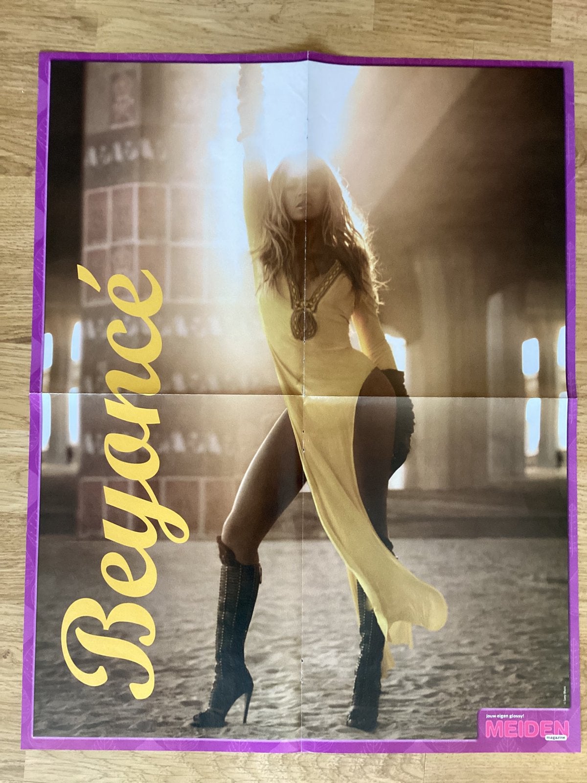 Poster Beyoncé/Miley Cyrus, Verzenden, Zo goed als nieuw, Muziek