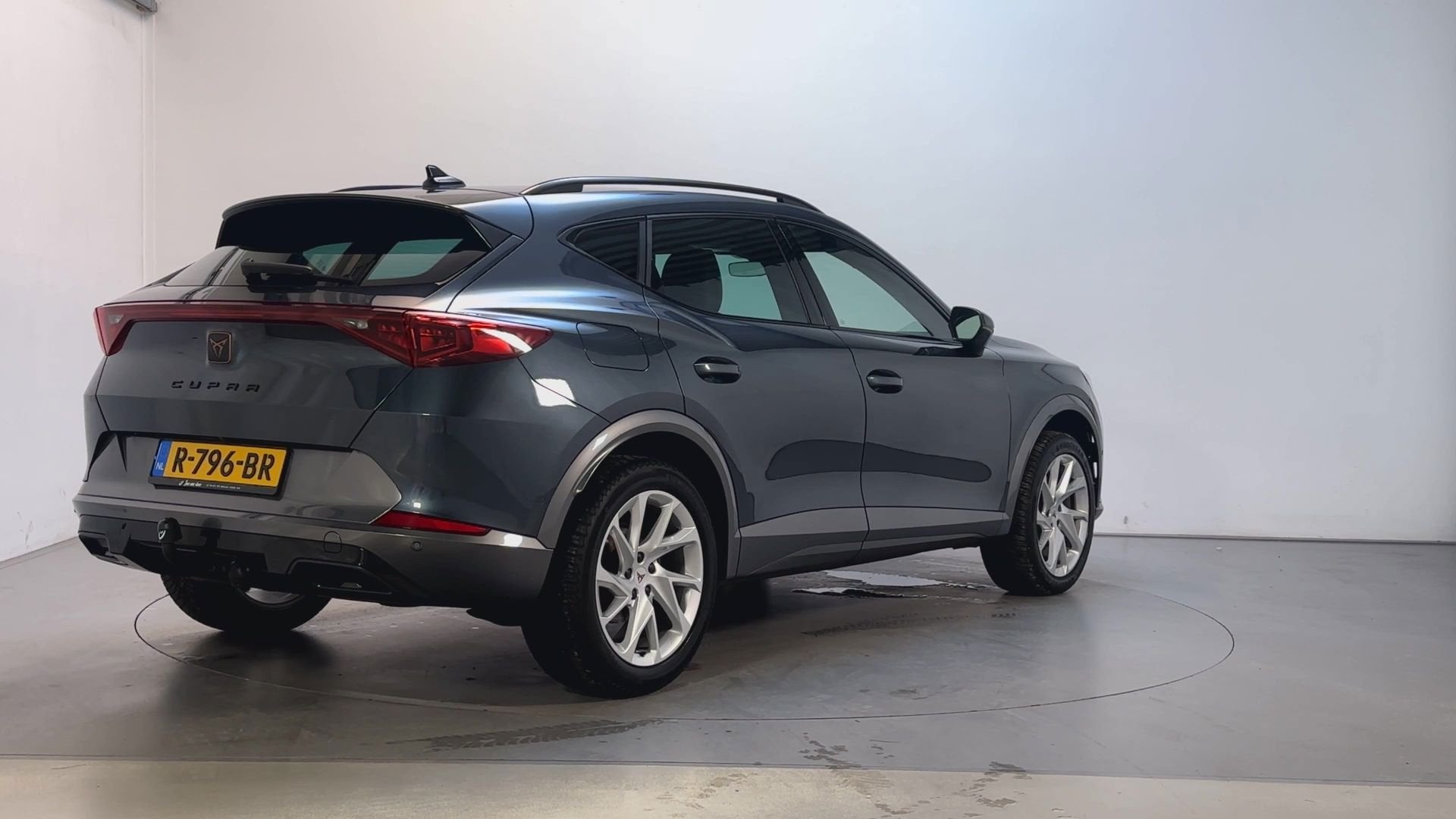 Cupra Formentor 1.5 TSI 150pk DSG Business Edition Camera Na, Auto's, Dealer onderhouden, Leder en Stof, Origineel Nederlands