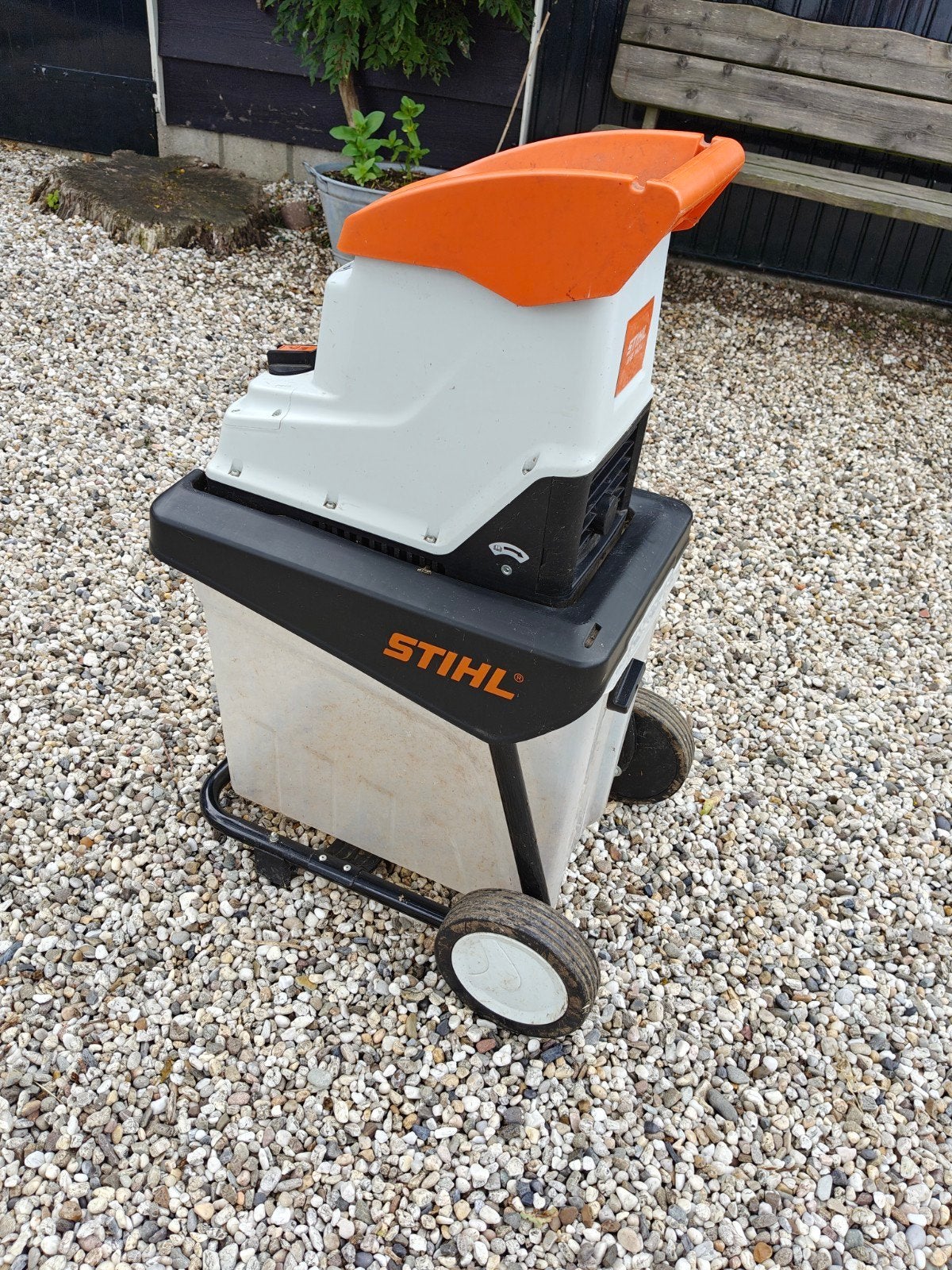 Stihl GHE 140 L Hakselaar - Zeer Goede Staat, Tuin en Terras, Hakselaars, Ophalen, Stihl, Zo goed als nieuw, Met opvangbak