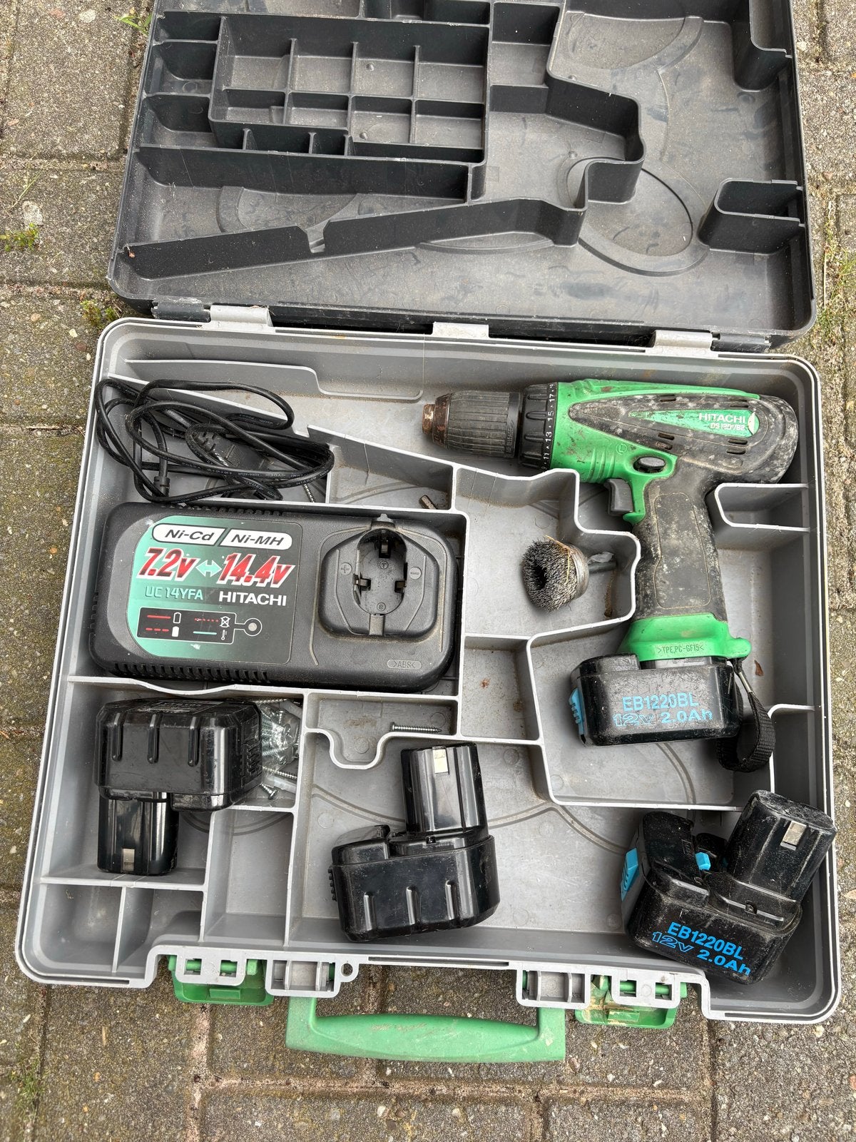 Hitachi Boormachine met Accu's en Lader in Koffer, Ophalen of Verzenden, Gebruikt, Minder dan 400 watt, Boormachine