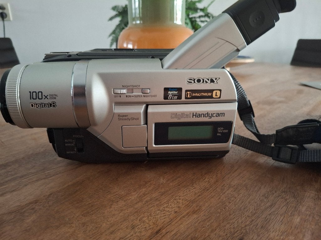 Sony 8mm video camera met externe microfoon, Ophalen, Gebruikt, 20x of meer, Overige soorten