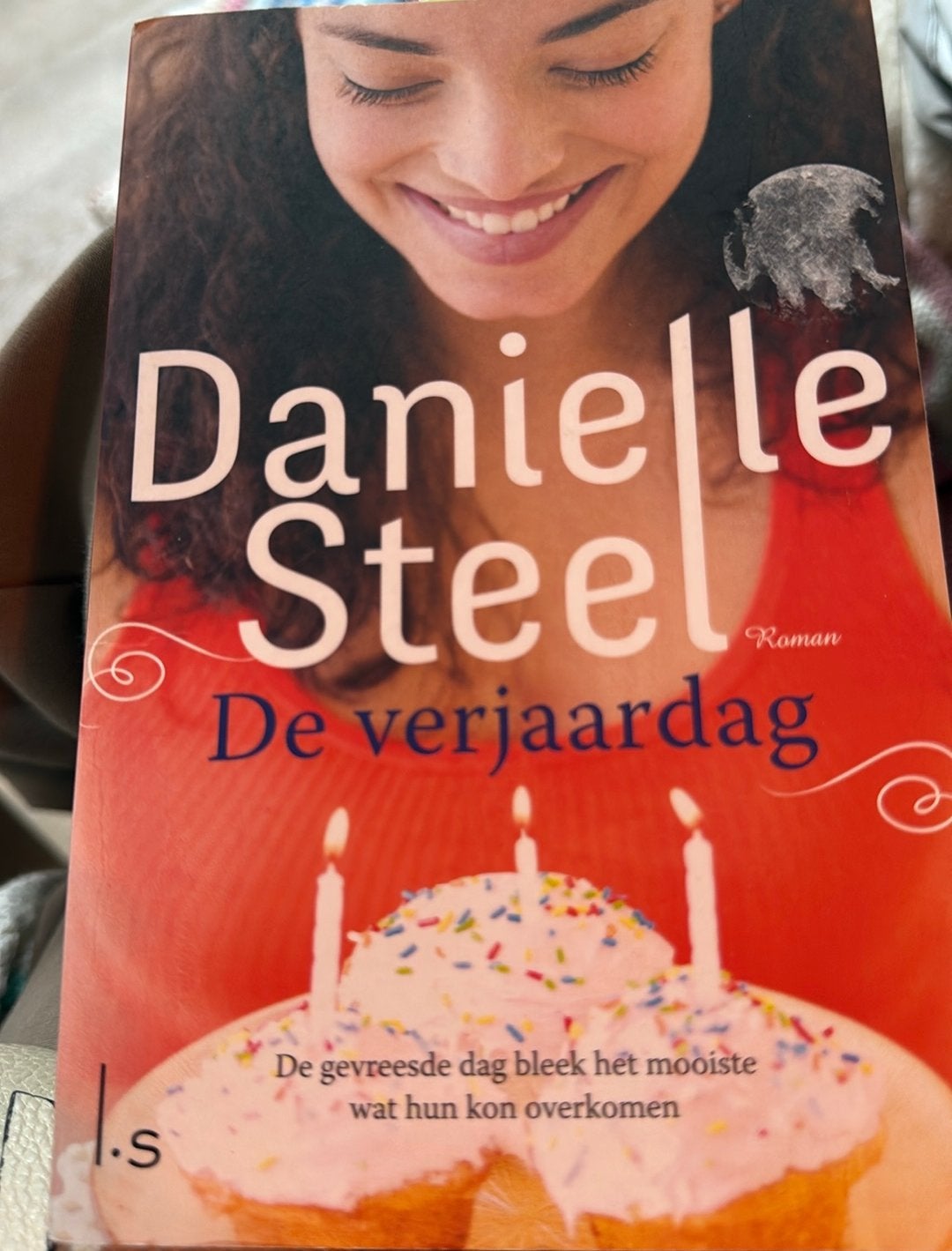 Danielle steel de verjaardag, Ophalen of Verzenden, Zo goed als nieuw