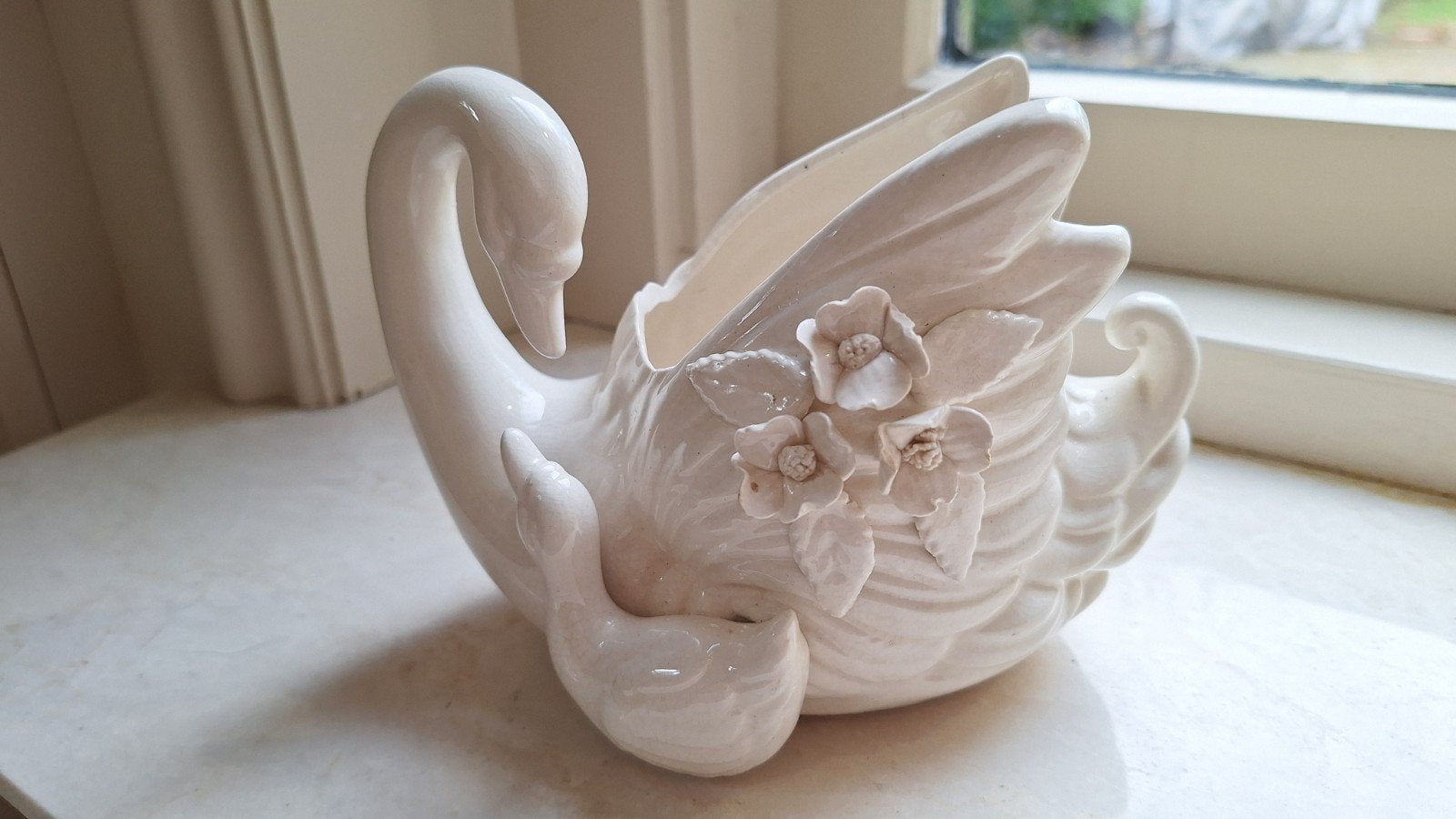 vintage bloempot zwaan met jong., Ophalen