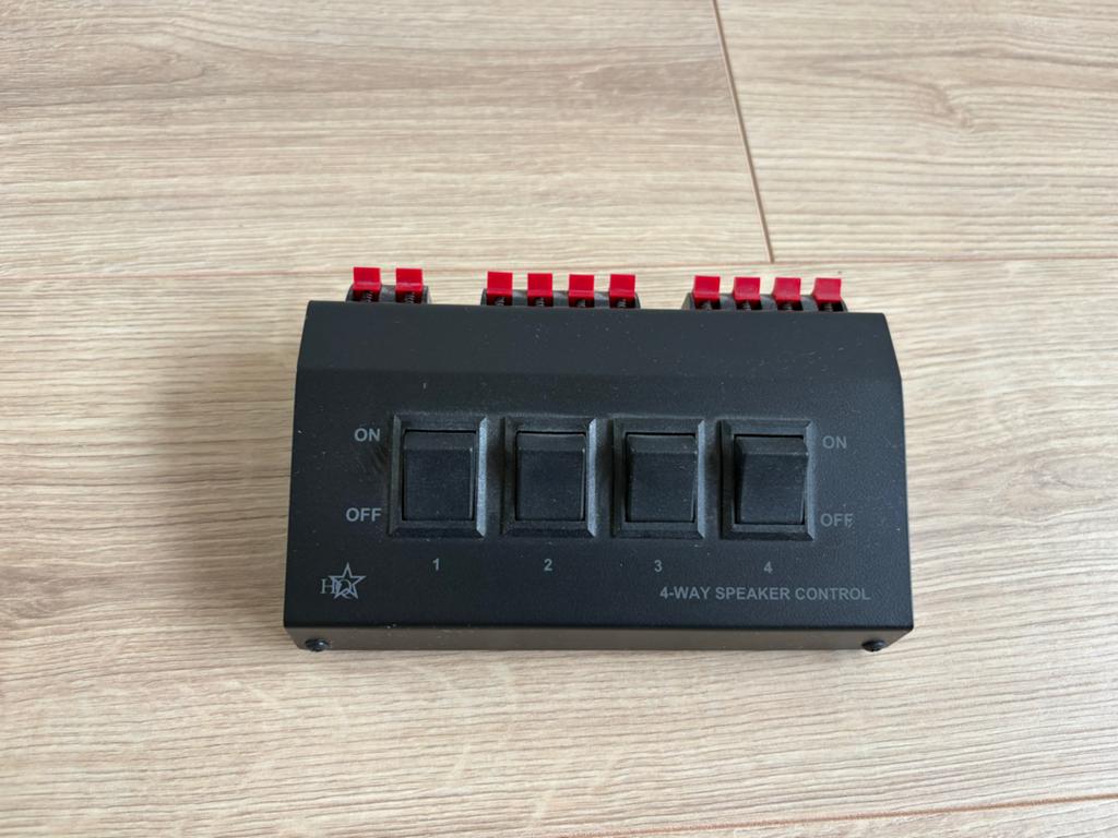 HQ PRE-SWITCH-4 4-weg Luidspreker Schakelaar, Ophalen, Zo goed als nieuw, Apparatuur