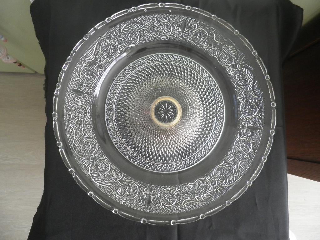 Brocante taartplateau op voet, Ophalen of Verzenden