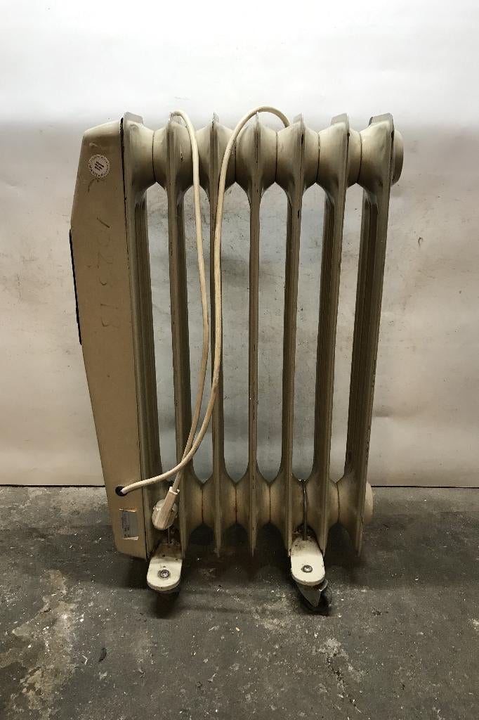 Kolomradiator, Olavson, 230 volt, 1500 Watt, verrijdbaar, Doe-het-zelf en Verbouw, Verwarming en Radiatoren, Ophalen, 30 tot 80 cm