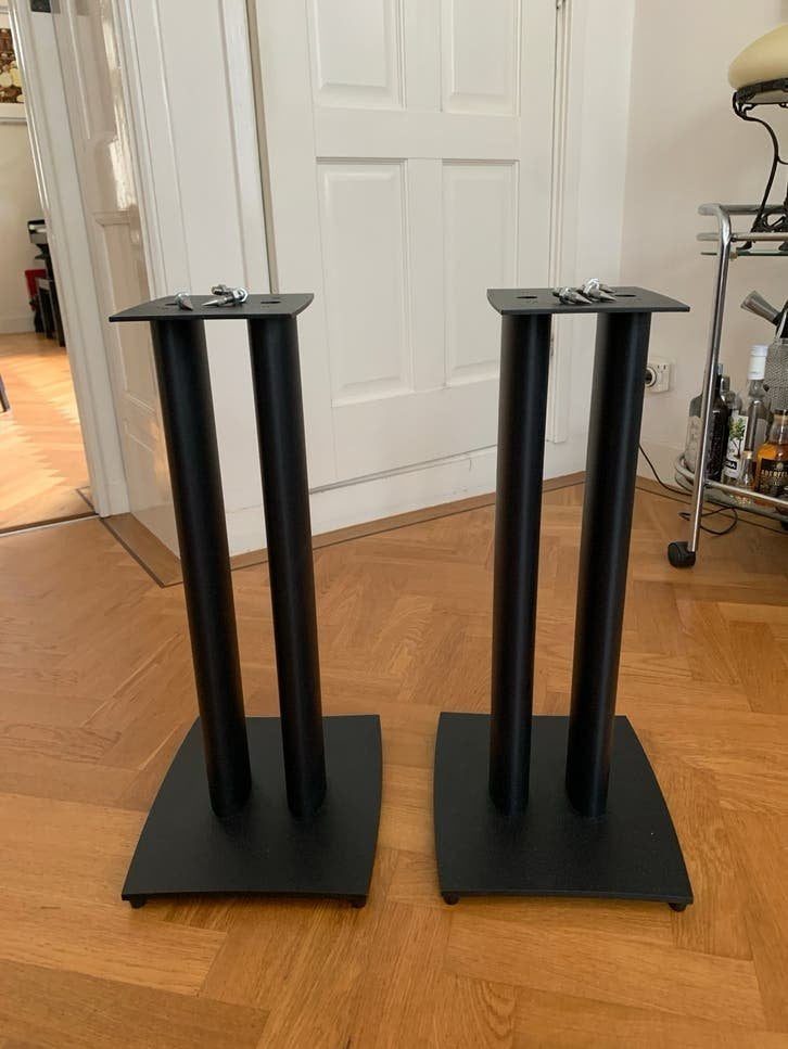 Zware luidsprekerstandaards 60cm met spikes, Audio, Tv en Foto, Gebruikt, Inclusief standaarden, Overige typen, Ophalen
