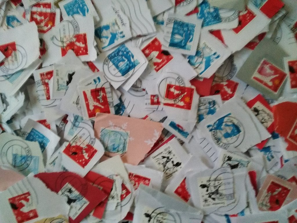Kilowaar 700 gram kerstzegels - decemberzegels 2015, Postzegels en Munten, Verzenden, Na 1940, Gestempeld
