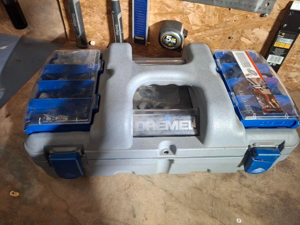 Dremel met accessoires in nette opbergkoffer, Ophalen of Verzenden, Gebruikt