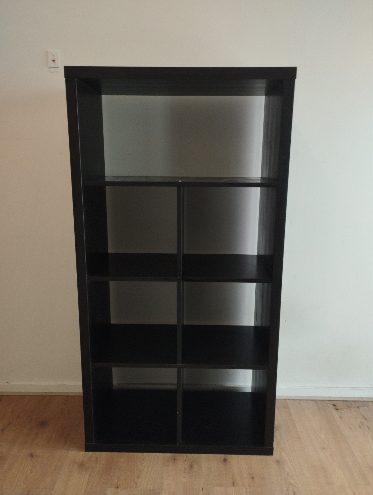 IKEA Kallax Kast - Zwartbruin - 8 vakken, Met plank(en), Gebruikt, 100 tot 150 cm, 25 tot 50 cm
