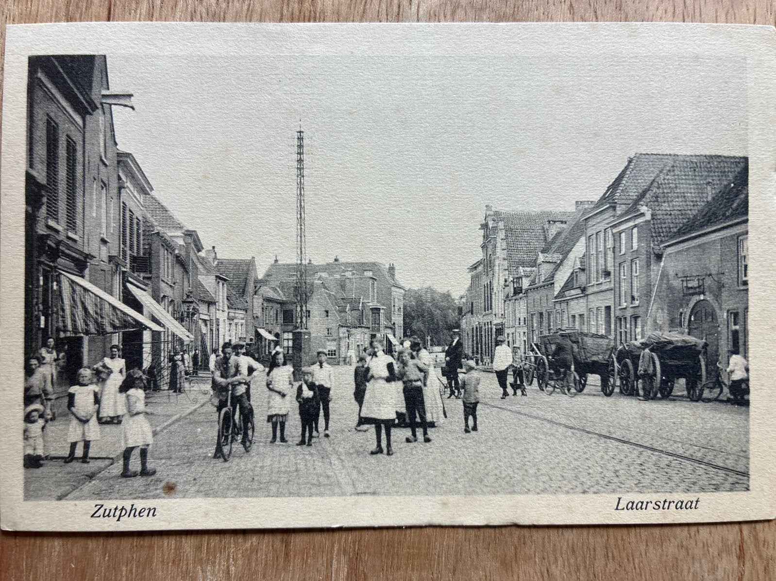 Zutphen Laarstraat - Oude Ansichtkaart met Straatbeeld, Ophalen of Verzenden, 1920 tot 1940, Ongelopen, Gelderland