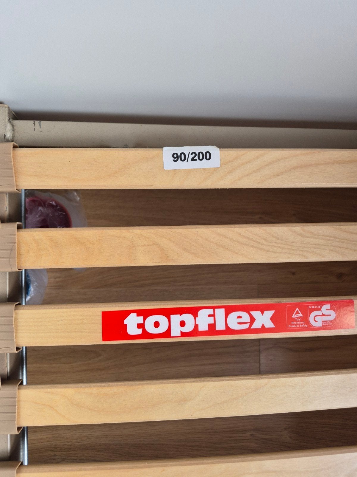 1 persoons bed 90x200, Ophalen, 90 cm, Eenpersoons, Zo goed als nieuw