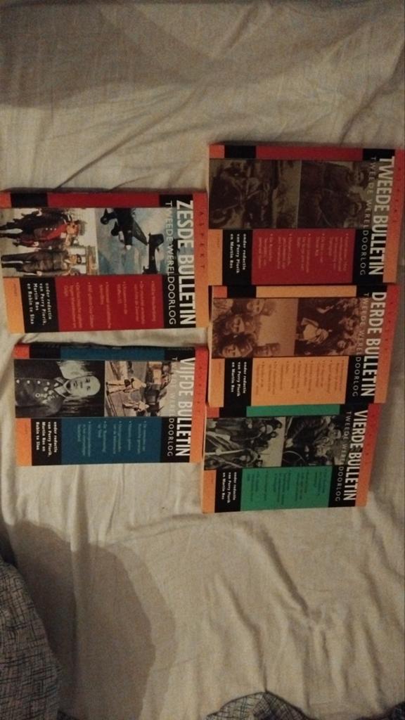 Bulletin boeken 5 stuks tweede Wereldoorlog  als nieuw, Boeken, Encyclopedieën, Ophalen of Verzenden, Zo goed als nieuw