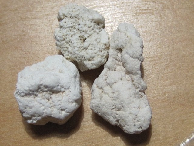 min. 50Kt ruwe edelstenen MAGNESIET (3), Verzenden, Mineraal