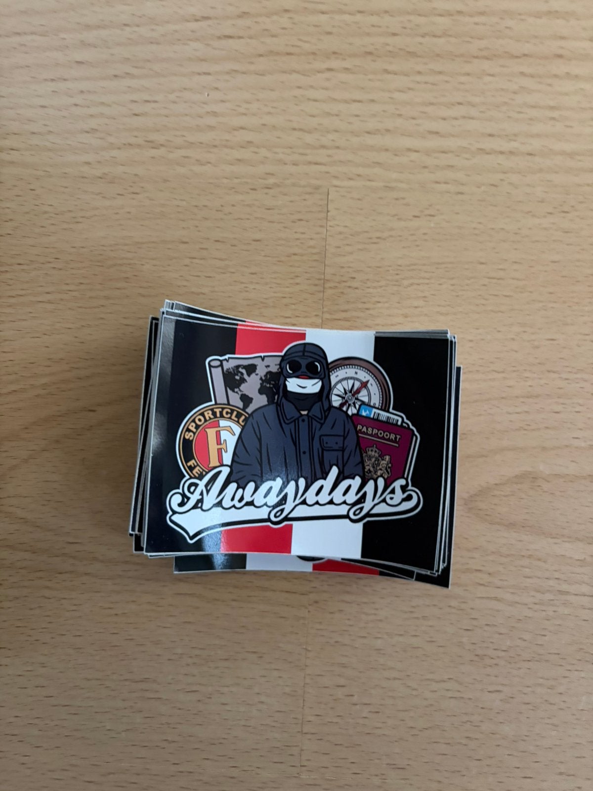 Awadays, Verzamelen, Speldjes, Pins en Buttons, Ophalen of Verzenden, Zo goed als nieuw