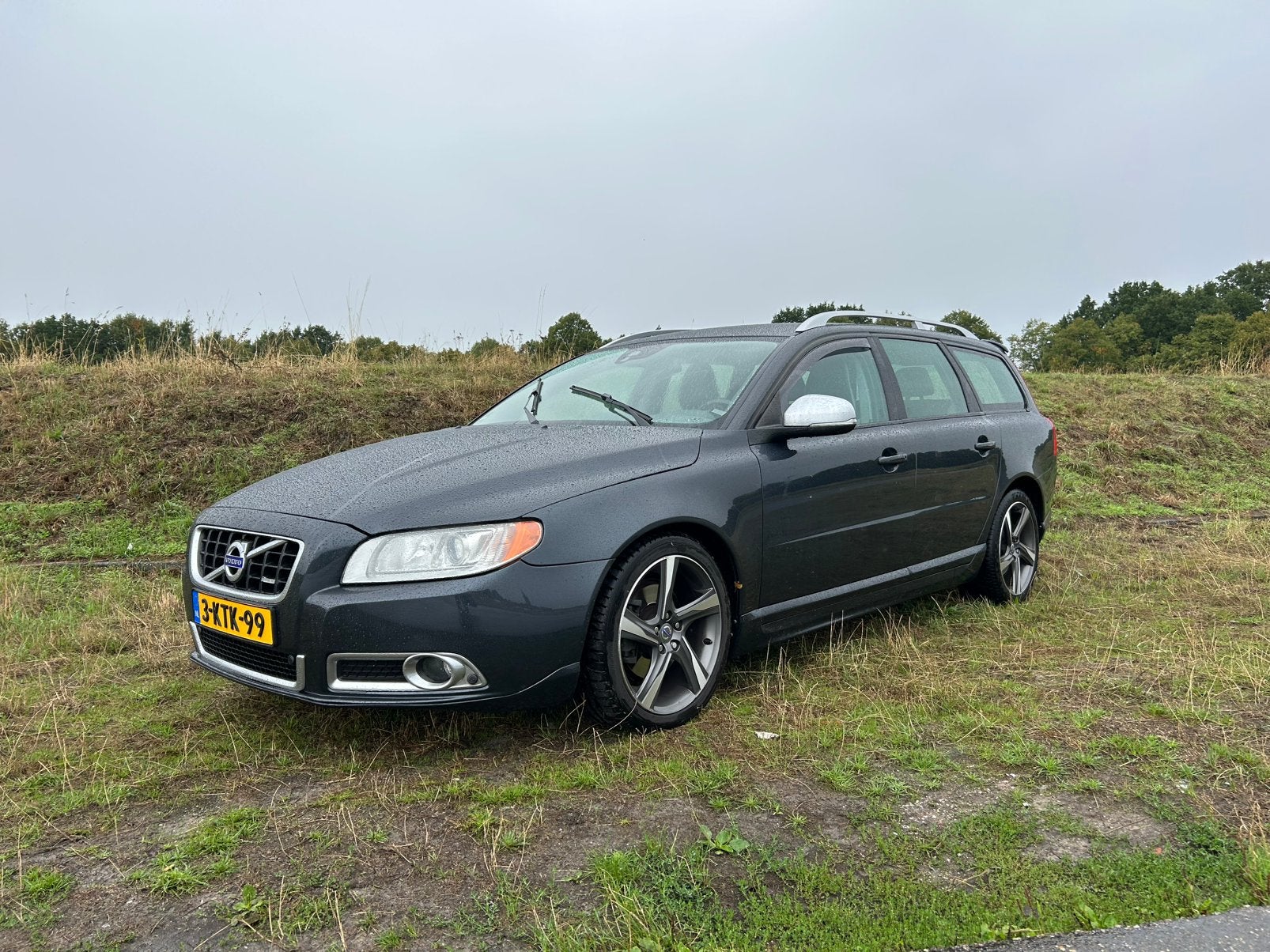 Volvo V70 T4 132KW Aut. 2013 Grijs, Auto's, 1596 cc, 1503 kg, 4 cilinders, 179 pk