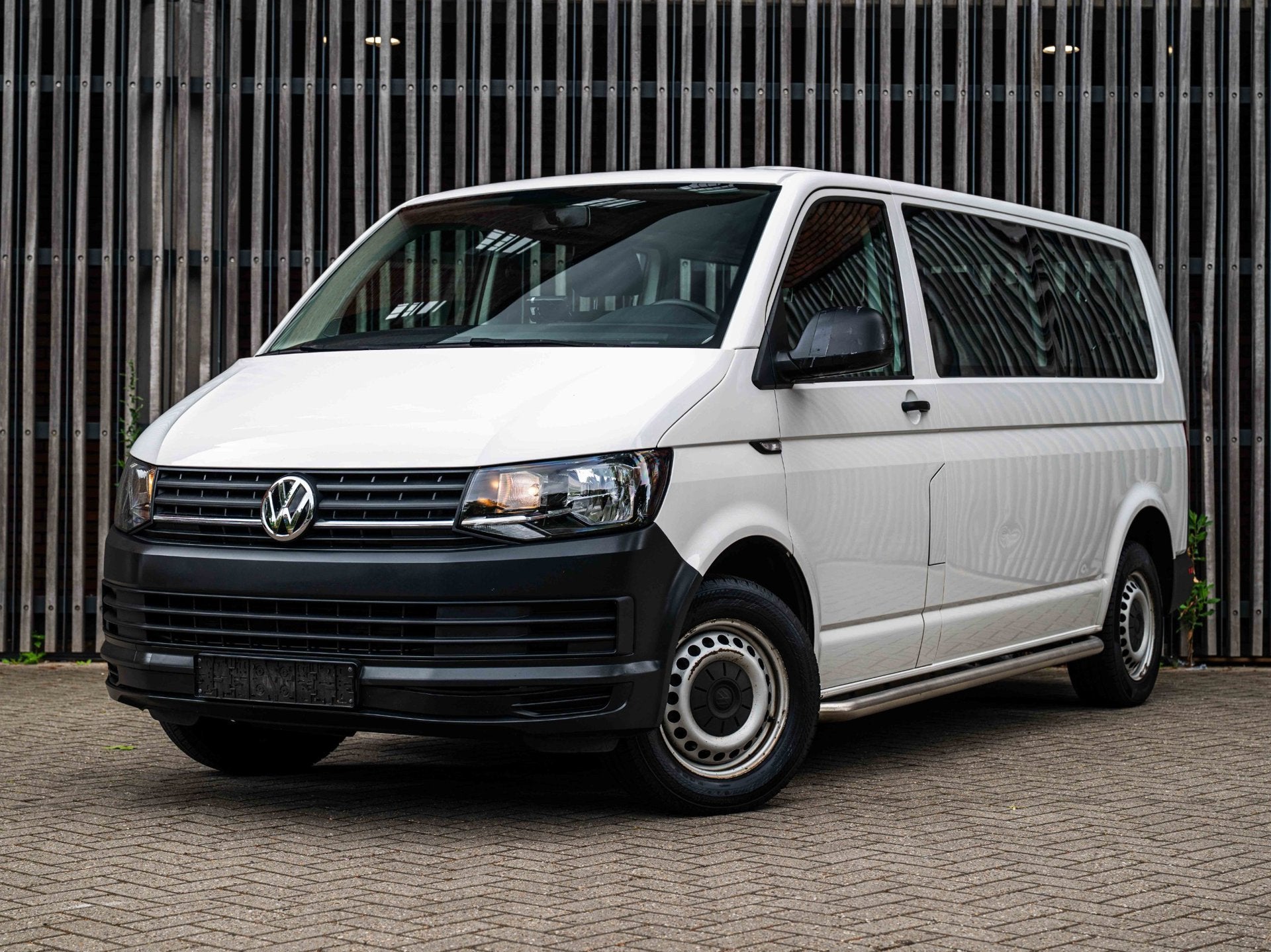 Volkswagen Transporter Kombi 2.0 TSi 150pk 9-Pers. L2 CNG |E, Auto's, Volkswagen, Voorwielaandrijving, Stof, Gebruikt, 2500 kg