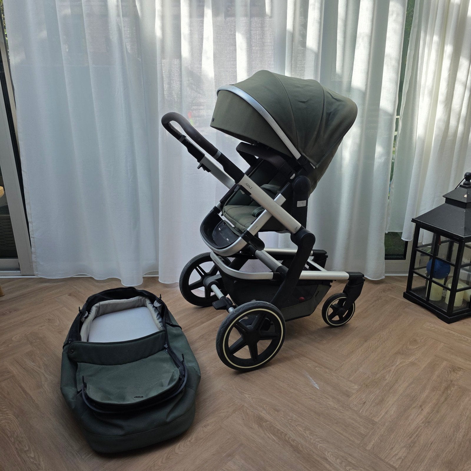 Joolz Day + kinderwagen met reiswieg en zitje, Gebruikt, Combiwagen, Met reiswieg, Ophalen