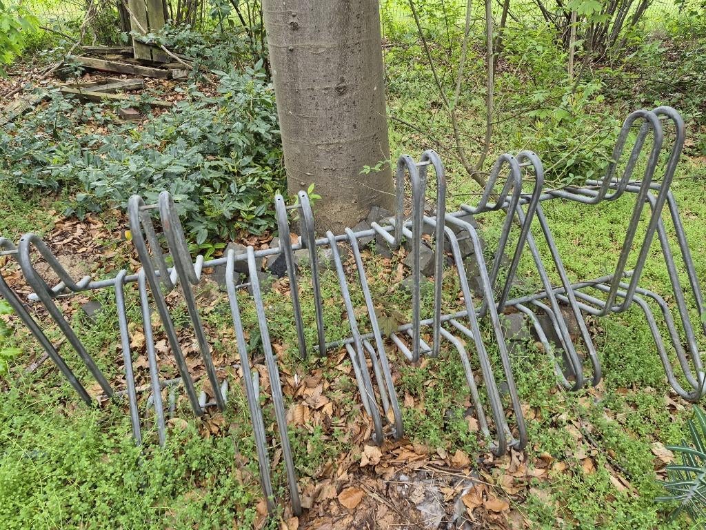 metalen fietsenrek  voor 12 fietsen, Ophalen, Zo goed als nieuw