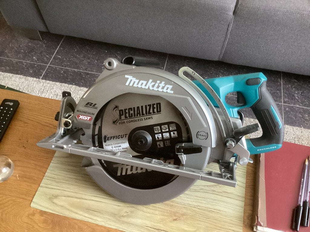 Nieuwe originele Makita RS002GZ Accu cirkelzaag 260mm XGT, Ophalen, Nieuw, 1200 watt of meer, 30 tot 70 mm