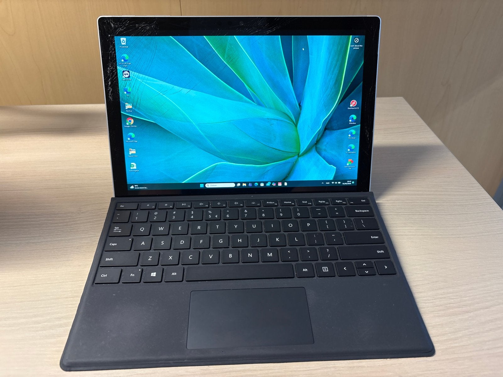 Microsoft Surface Pro 7 - Gebarsten scherm, Computers en Software, 2 tot 3 Ghz, 8 GB, Ophalen of Verzenden, SSD