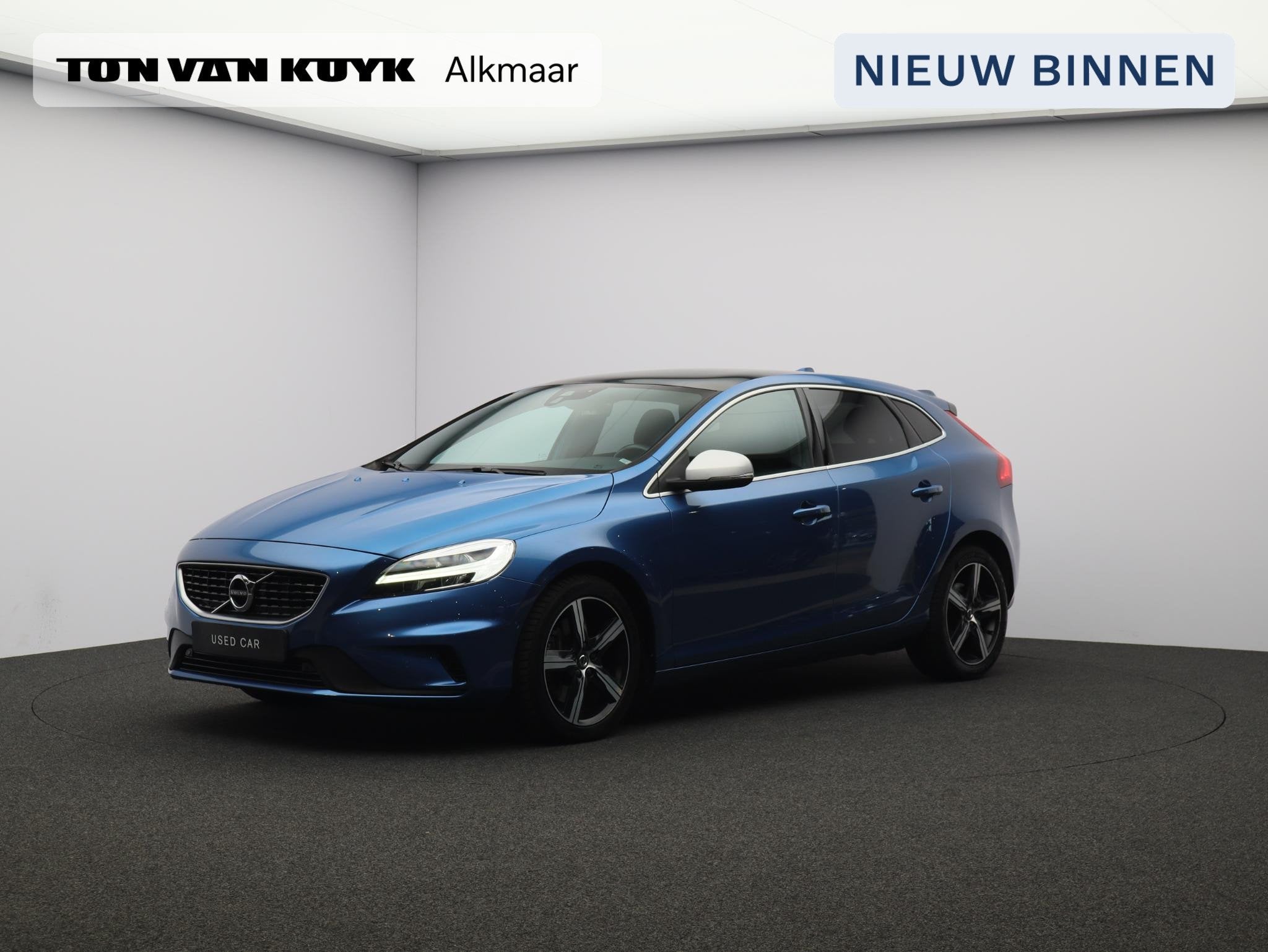 Volvo V40 T3 Polar+ Sport R-Design / Afn. trekhaak / Harman, Auto's, Euro 6, 4 cilinders, 700 kg, Blauw