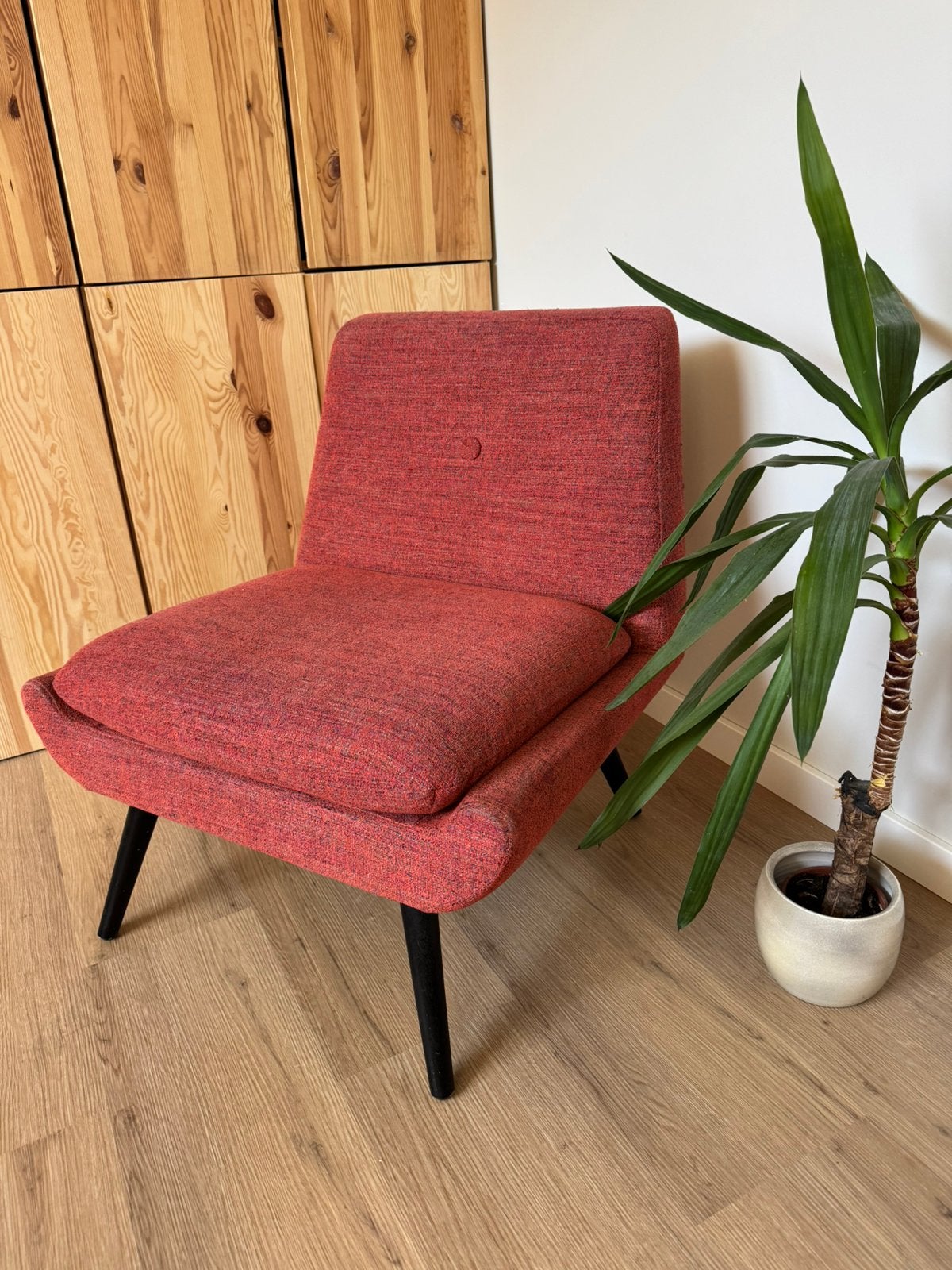 MADE feauteuill of luie stoel rood/oranje, Ophalen, Zo goed als nieuw, Stof, Minder dan 50 cm