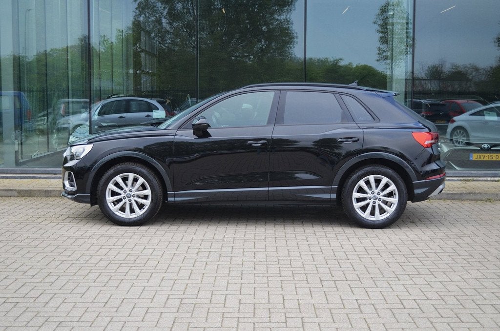 Audi Q3 35 TFSI edition one | Trekhaak | Dodehoek detectie|, 4 cilinders, 150 pk, 1505 kg, Zwart