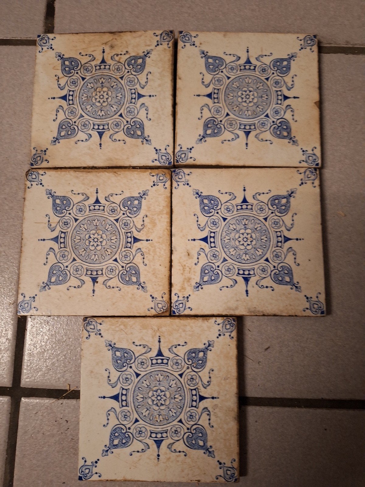 5 oude tegels, Ophalen of Verzenden