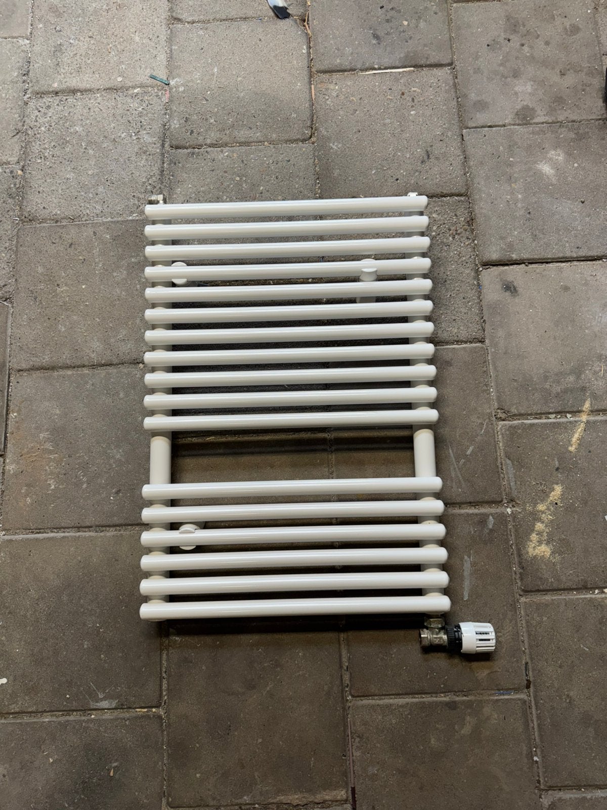 Badkamer radiator / verwarming, Ophalen, Radiator, Minder dan 60 cm, Zo goed als nieuw