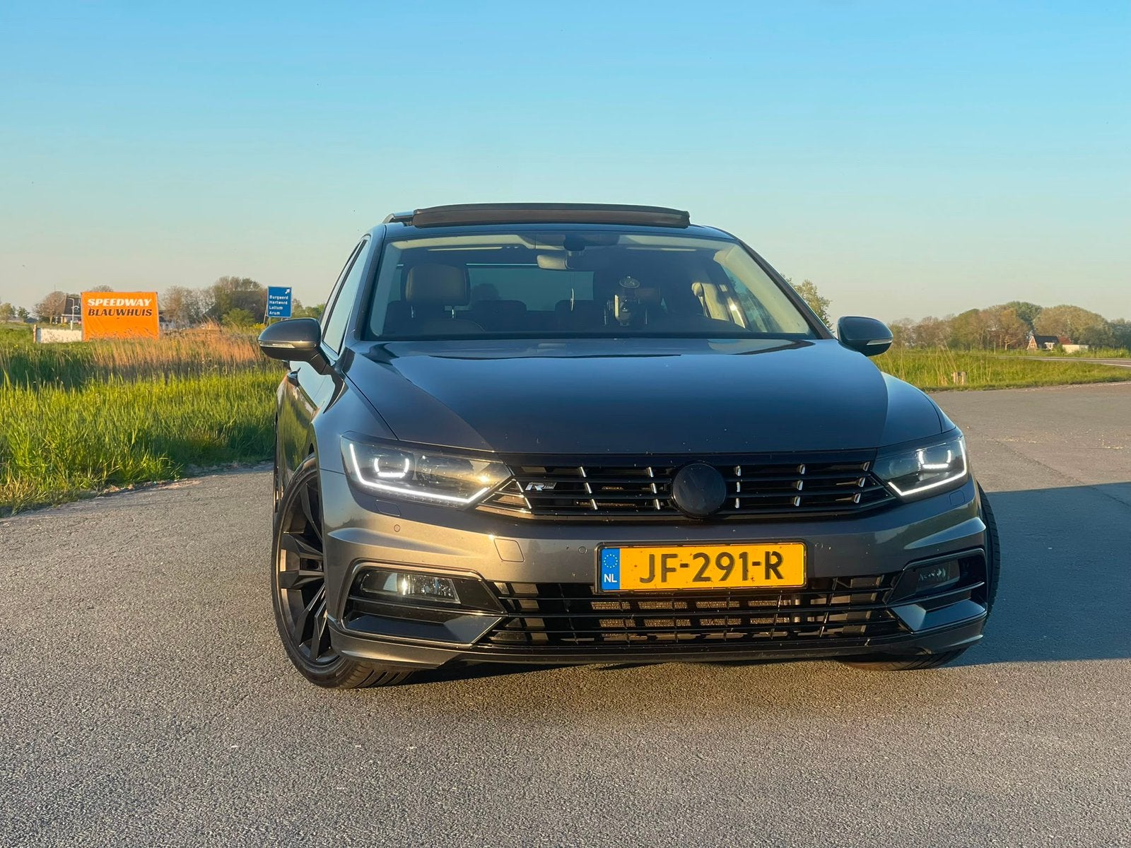 Foto 16 van Volkswagen Passat 1.6 TDI bwj 2016 sedan luxe uitvoering