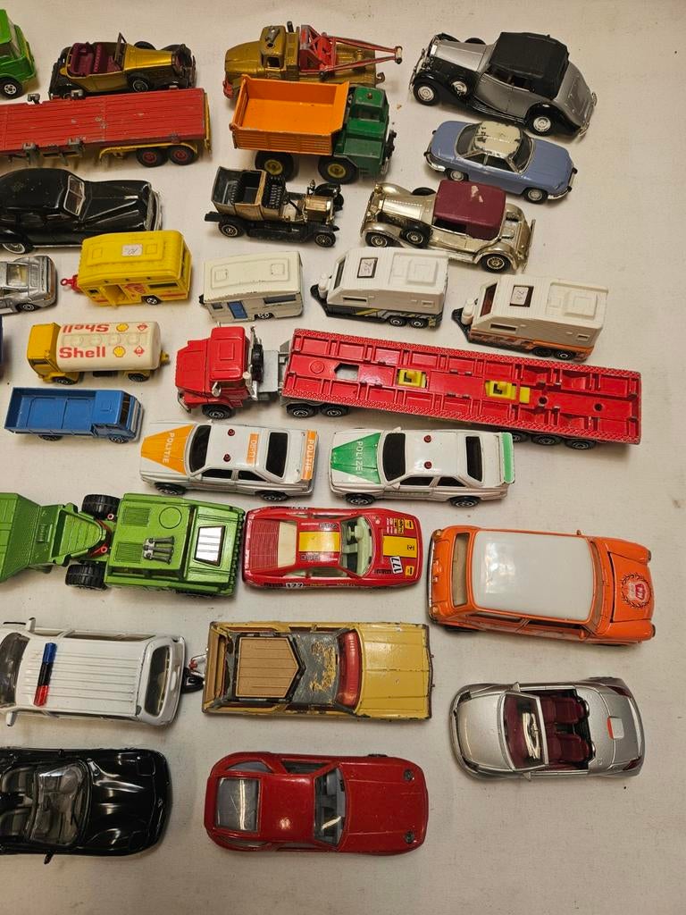 Grote verzameling modelauto's en vrachtwagens, Hobby en Vrije tijd, Modelauto's | 1:18, Gebruikt, Overige typen, Onbekend, Ophalen of Verzenden