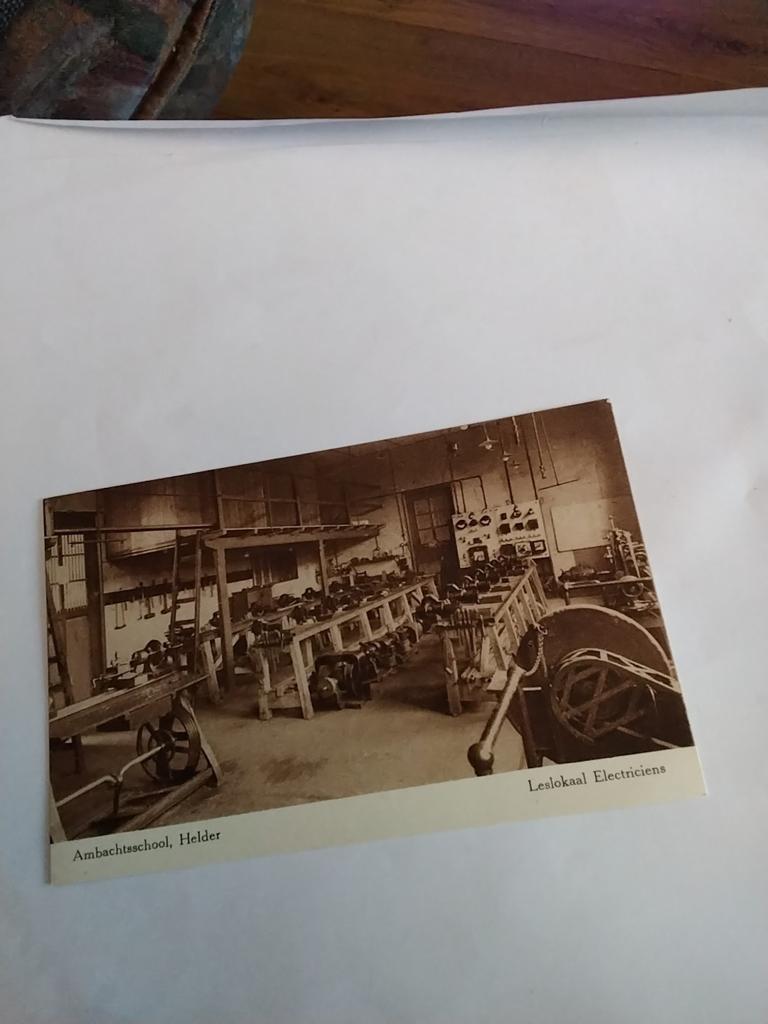 HELDER.  AMBACHTSSCHOOL. Leslokaal Electriciens, Ophalen of Verzenden, Voor 1920