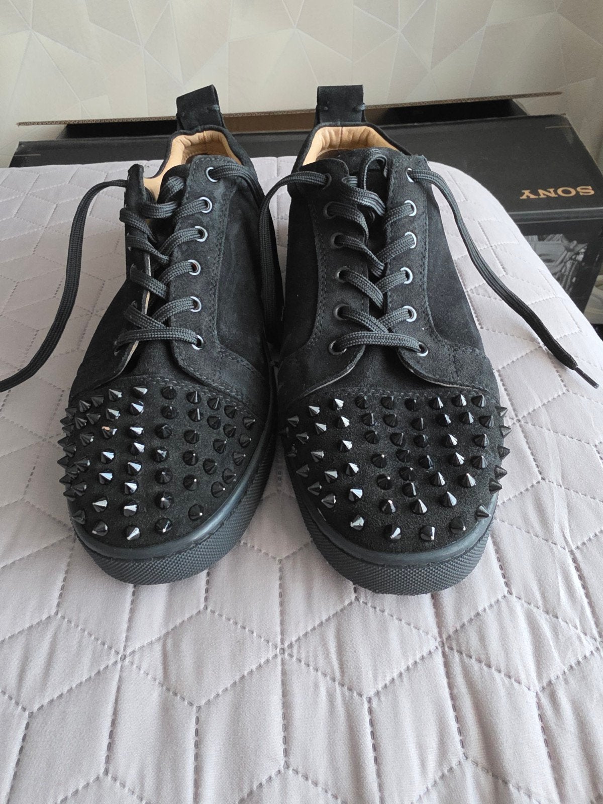 Christian Louboutin Sneakers Zwart met Spikes maat 44, Christian Louboutin, Zwart, Ophalen of Verzenden, Sneakers of Gympen
