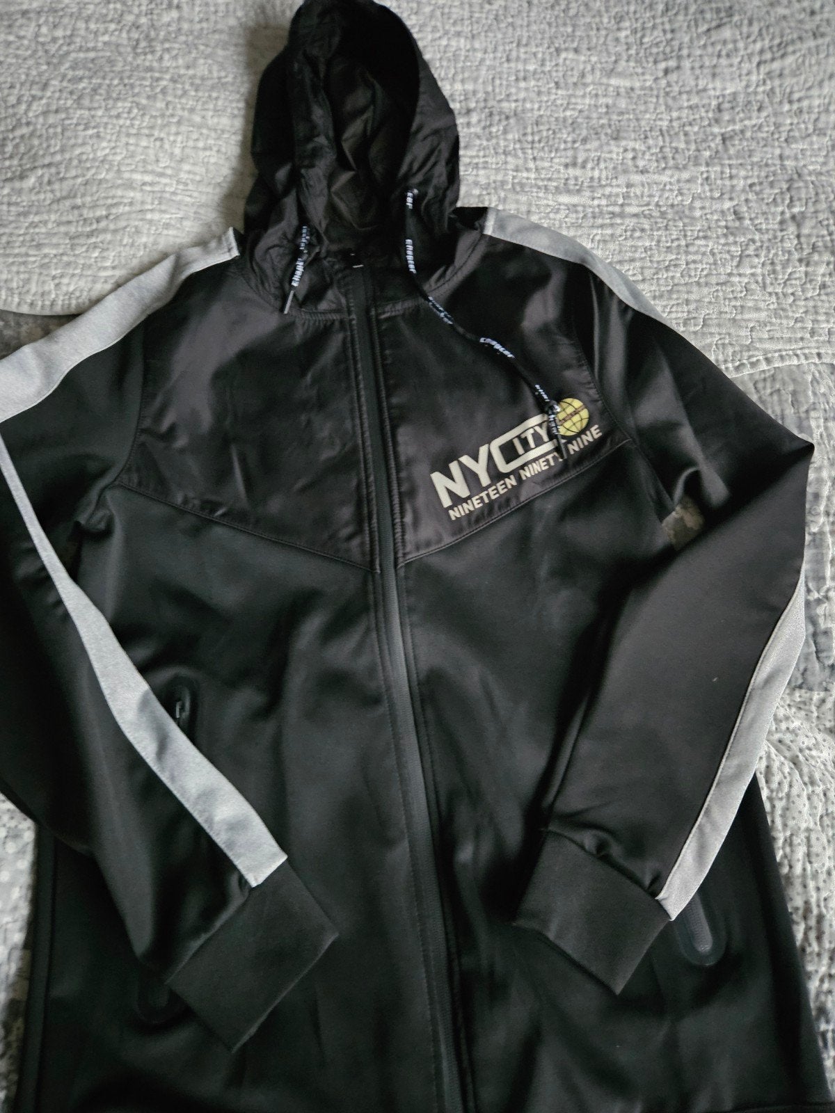 Nieuwe hoodie met rits - Maat S, Ophalen of Verzenden, Nieuw, Maat 46 (S) of kleiner, Zwart