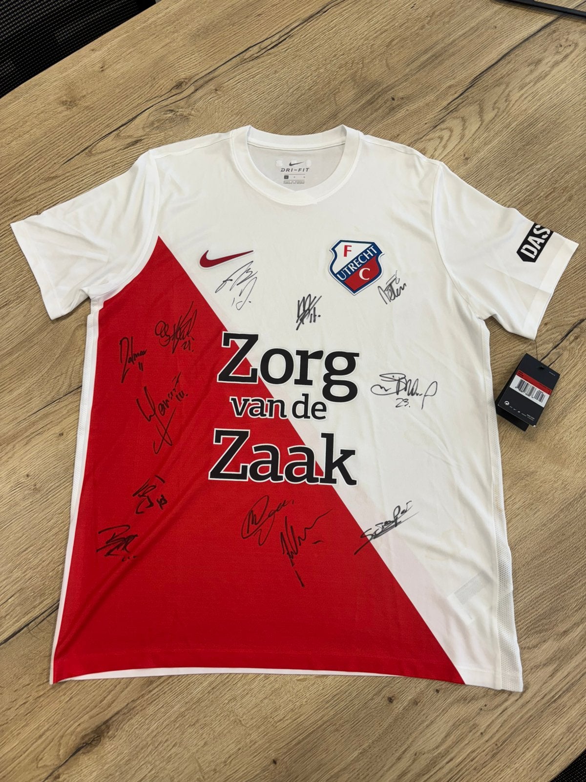FC Utrecht thuisshirt 19/20 met handtekeningen, Ophalen of Verzenden, Zo goed als nieuw, F.C. Utrecht, Shirt