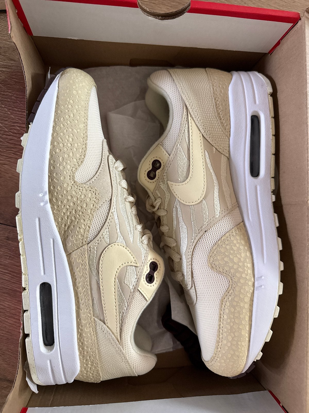 Nike Air Max 1 '87 Coconut Milk Alabaster maat 43, Ophalen of Verzenden, Nieuw, Sneakers of Gympen