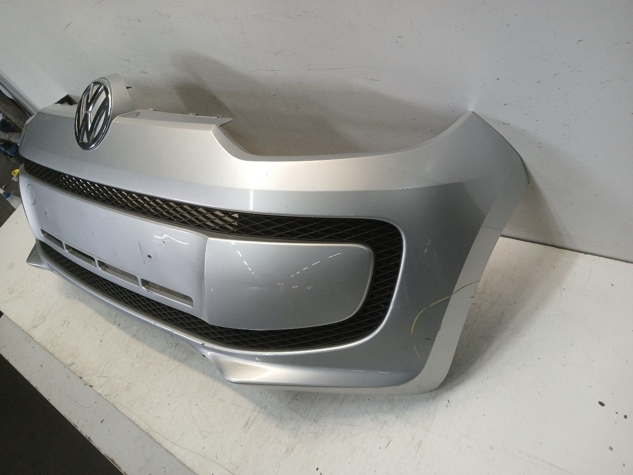 Bumper voor Volkswagen Up, Onderdelen@venauto.nl, Van der Ven Autorecycling B.V., Gebruikt, Ettenseweg 76, 4706 PB Roosendaal, The Netherlands