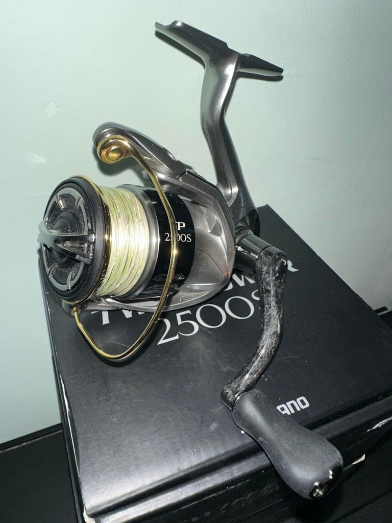 Shimano Twinpower 2500S Molen, Ophalen of Verzenden, Zo goed als nieuw, Molen