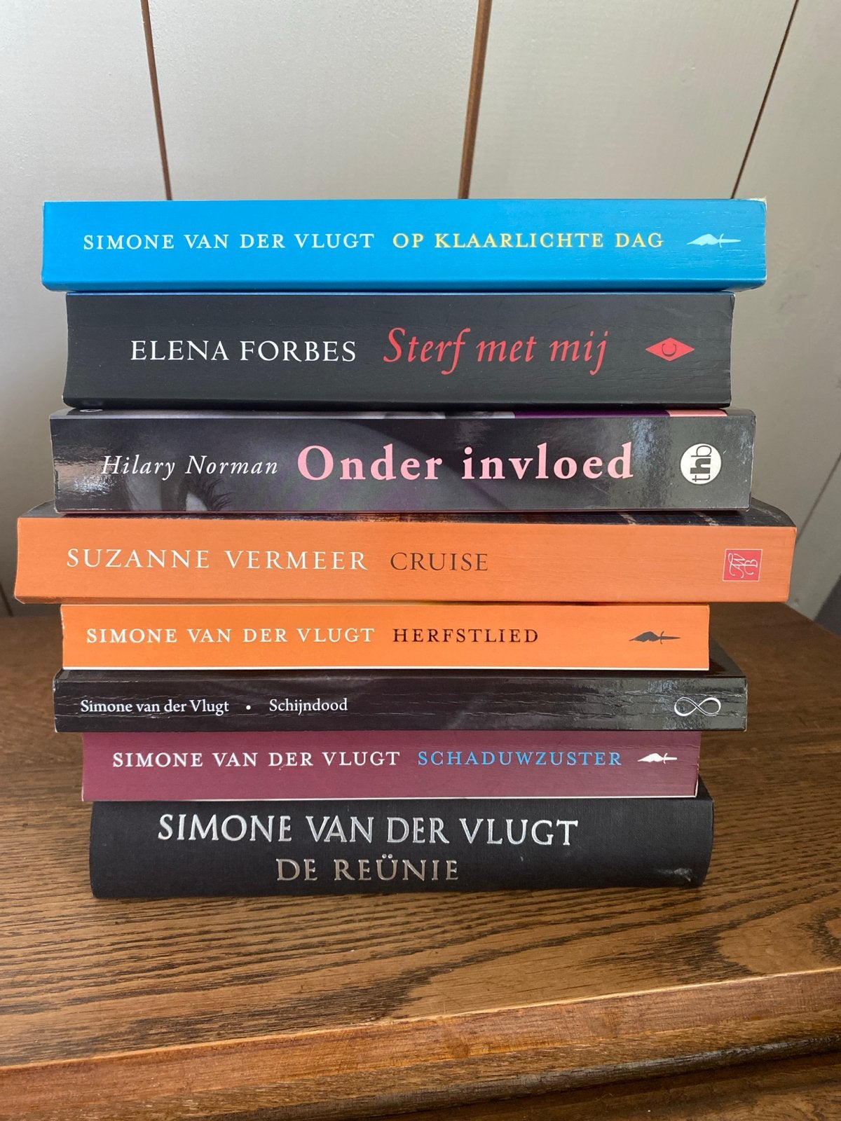 Boekenpakket: Simone van der Vlugt, Elena Forbes, Hilary Nor, Ophalen of Verzenden, Gelezen, Nederland