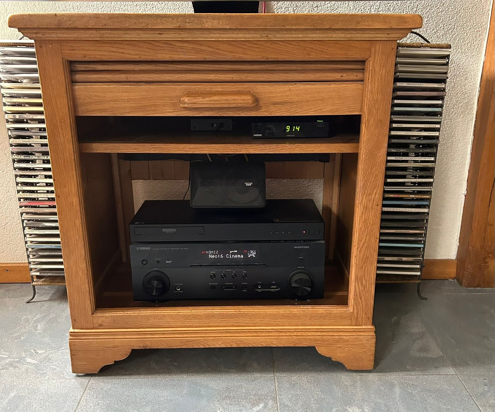 Te koop rustieke lichteiken tv-kastje met roldeur, Ophalen, Gebruikt, Rustiek eiken, Eikenhout
