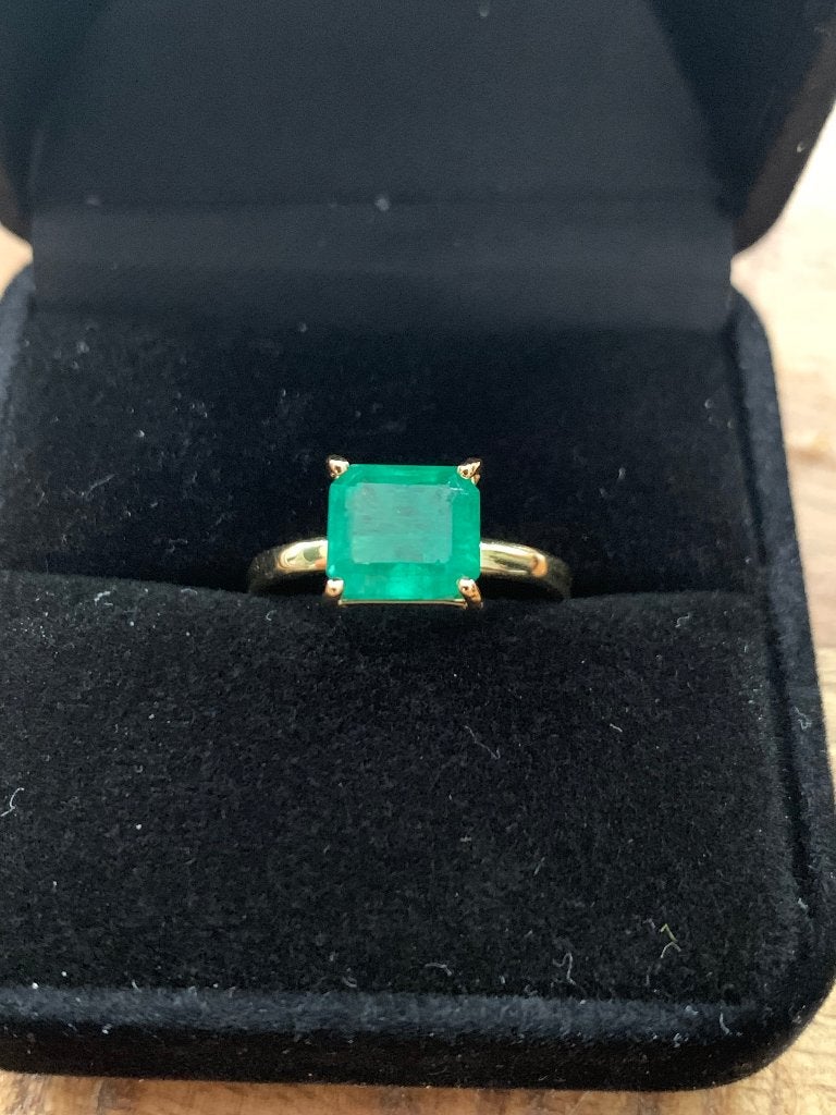ring met een natuurlijke smaragd 18k, Ophalen, Nieuw, 17 tot 18, Met edelsteen