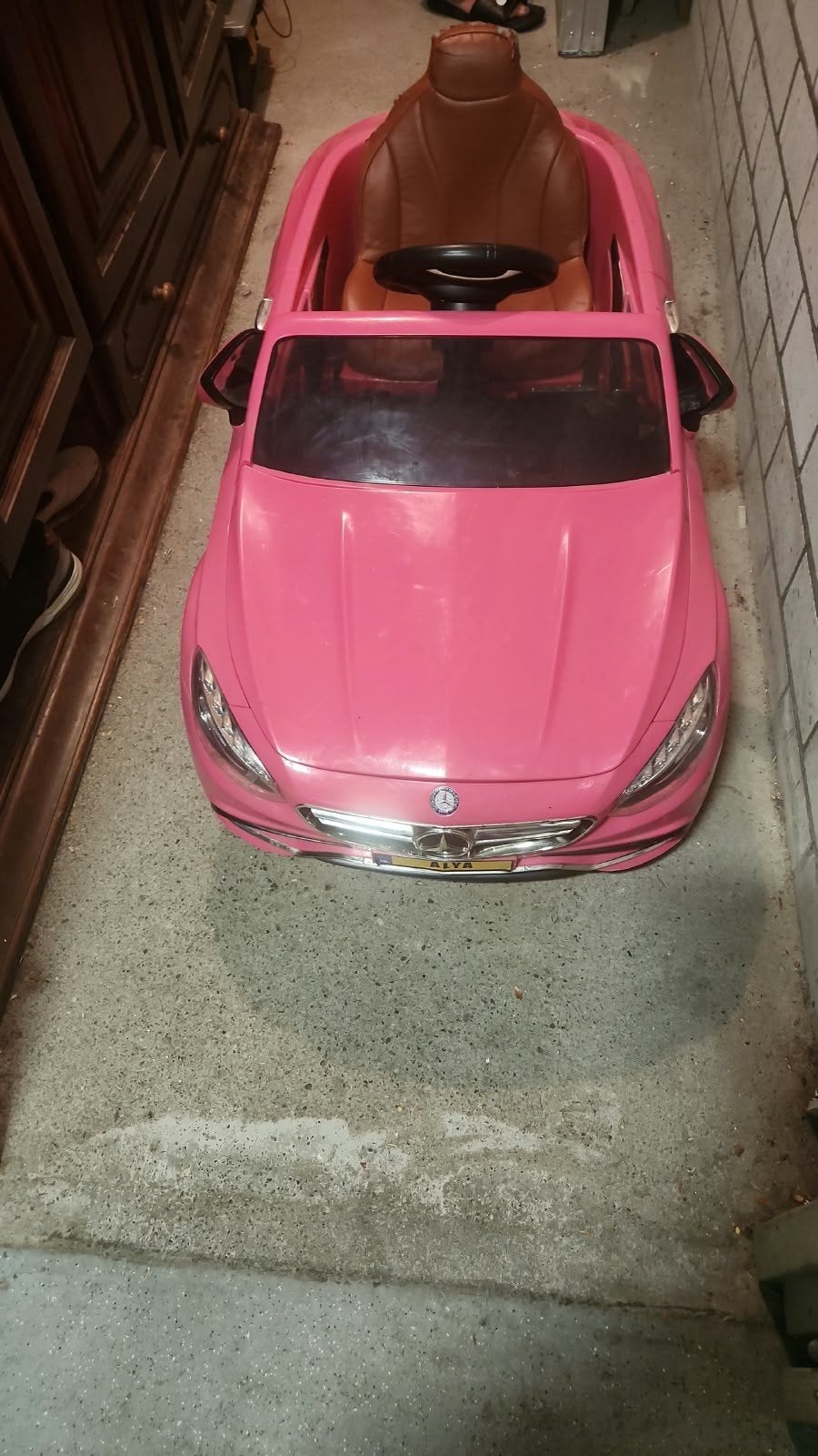 Elektrische kinderauto roze met oplader en afstandsbediening, Ophalen of Verzenden, Gebruikt